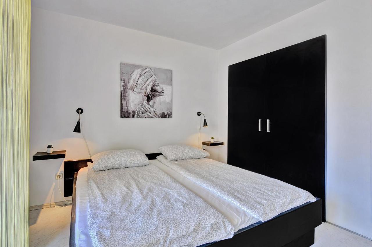 Lina Appartement Pula Buitenkant foto