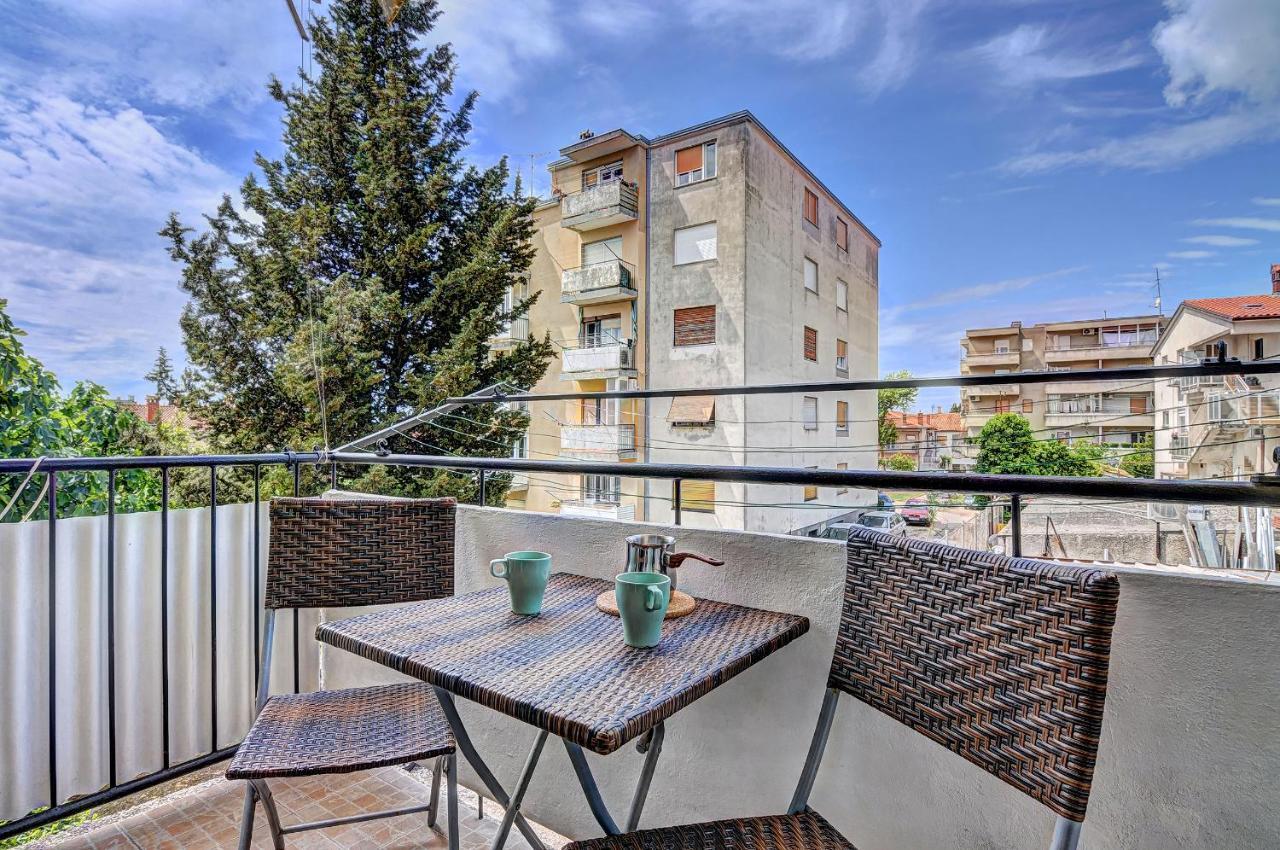 Lina Appartement Pula Buitenkant foto